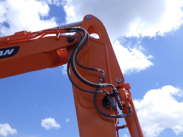 2021-doosan-dx85r-3-image-33