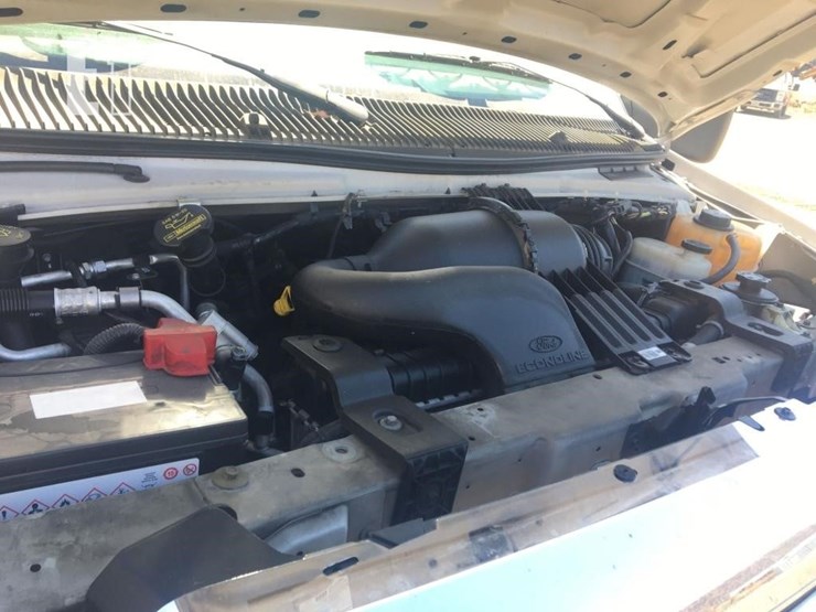 2014-ford-e150-image-11