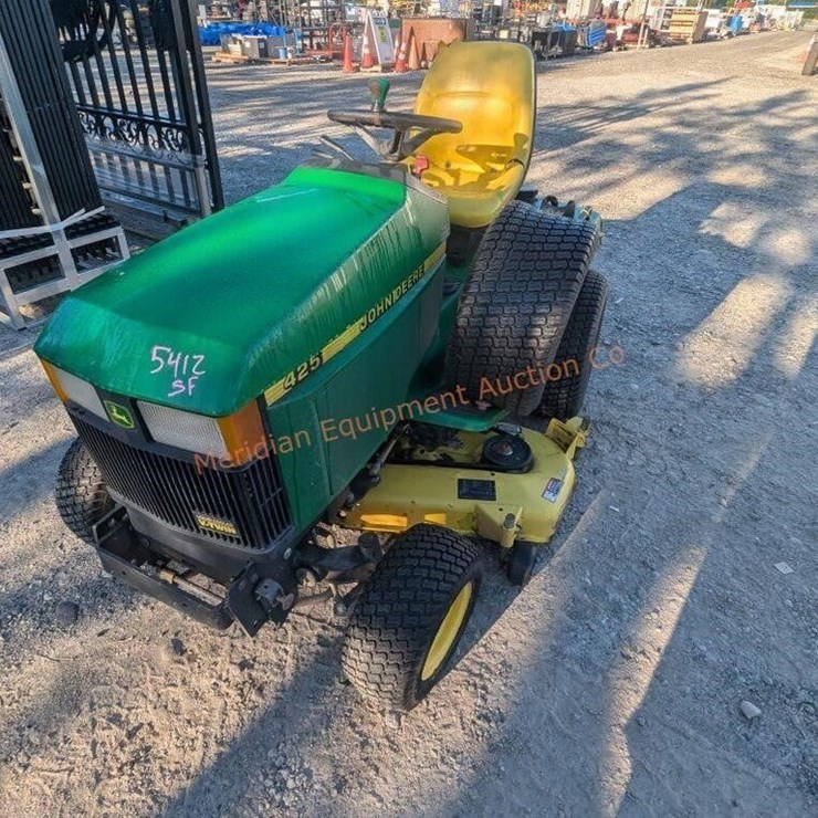 JOHN DEERE 425