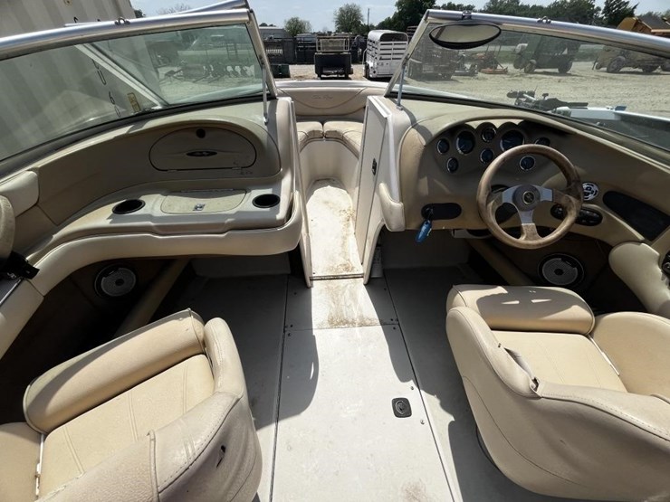 l3---boat-sea-ray-210-image-8