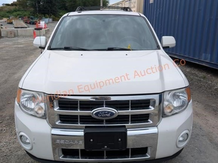 2010-ford-escape-image-2