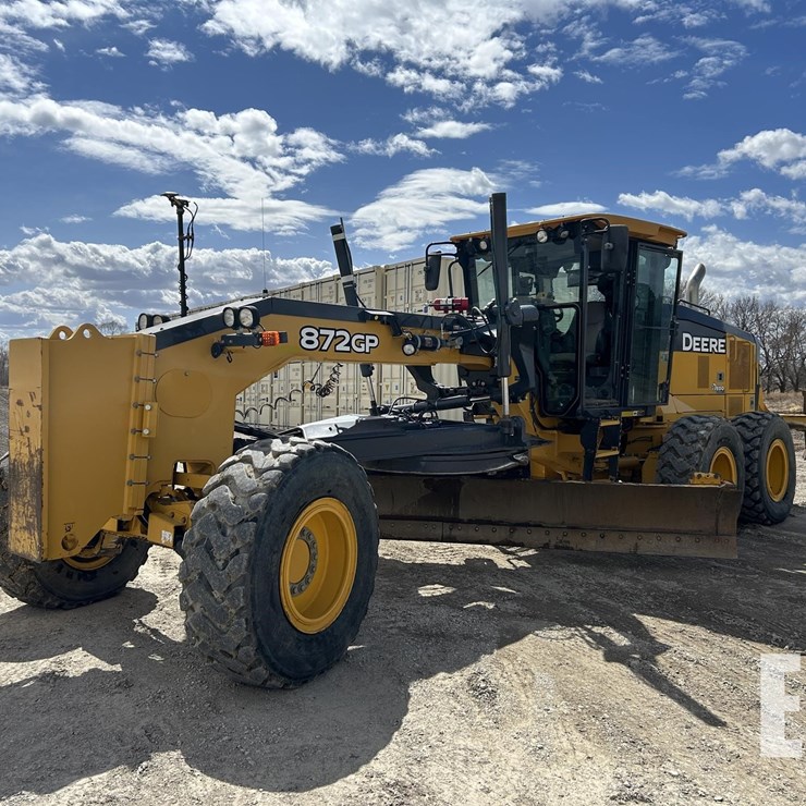 2018 DEERE 872GP