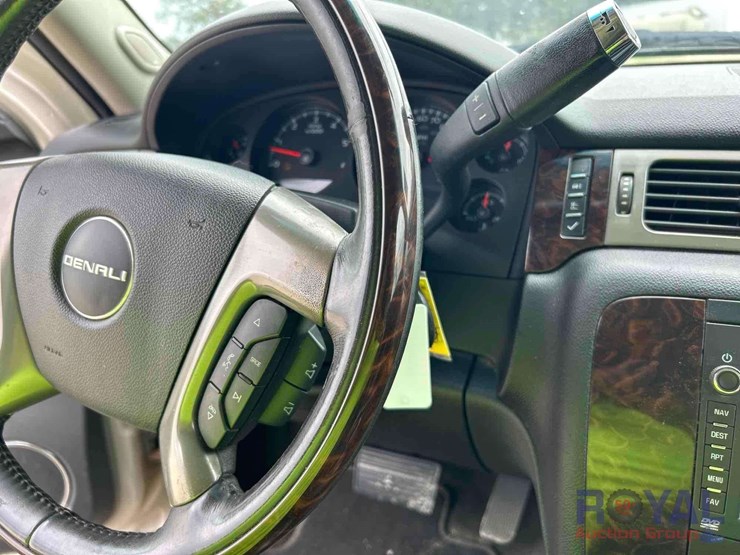 2013-gmc-yukon-image-15