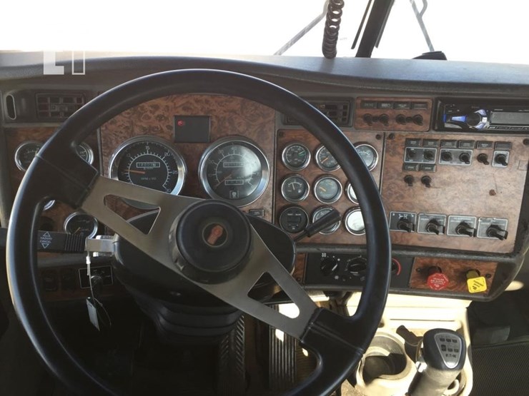 2002-kenworth-t800-image-6
