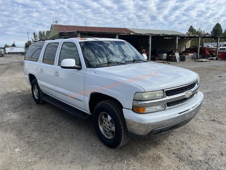 2003-chevrolet-suburban-image-7