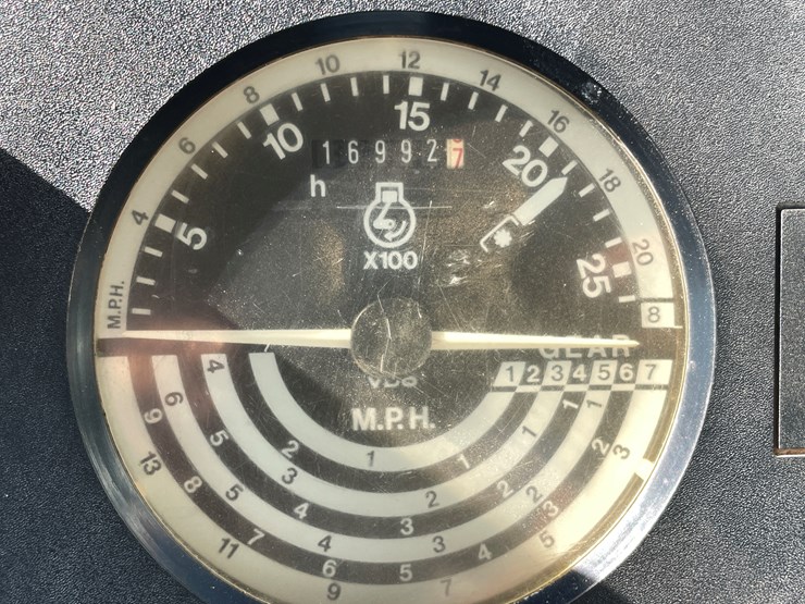 john-deere-3055-image-35