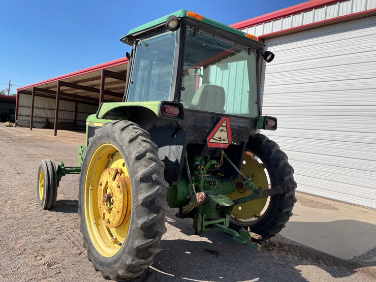 john-deere-3055-image-3