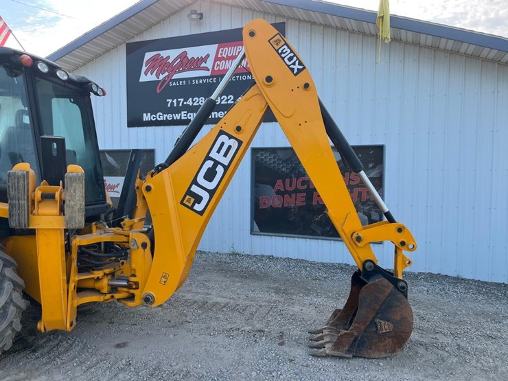 2022-jcb-3cx-image-17