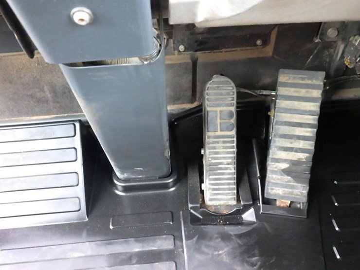 2016-komatsu-hm400-5-image-52