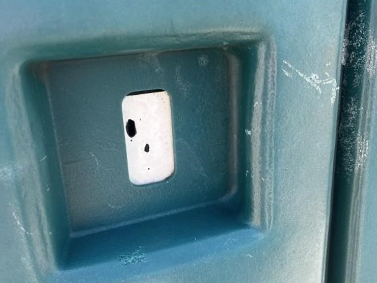 l3---port-a-potty-image-6