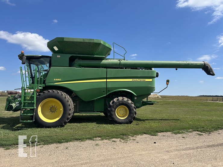 2015-john-deere-s680-image-9