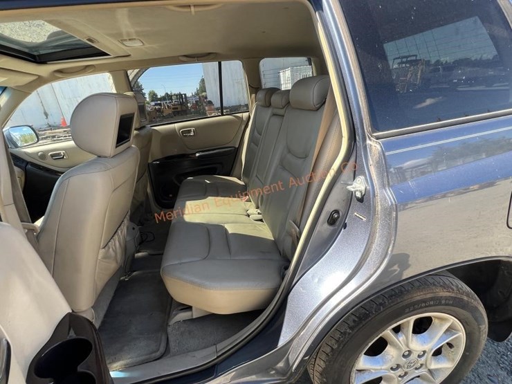 2003-toyota-highlander-image-18