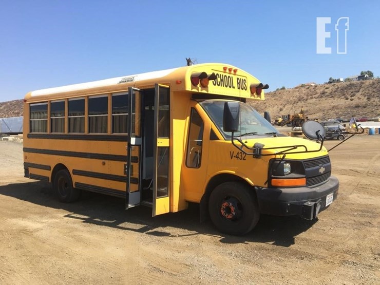 2010-chevrolet-express-56500-image-2