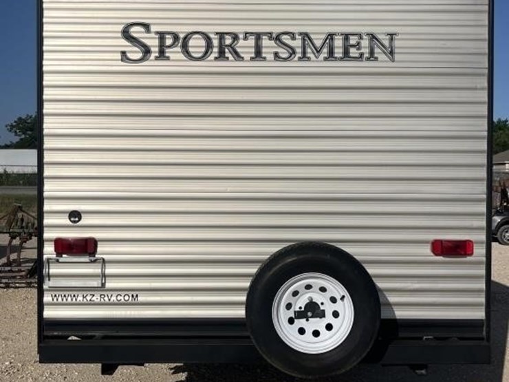 l2--2016-kz-sportsman-travel-trailer-image-5