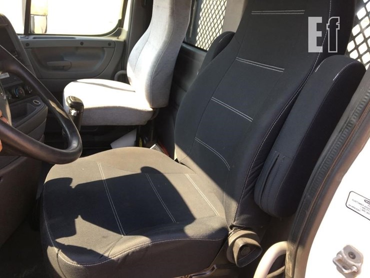 2011-freightliner-cascadia-image-8