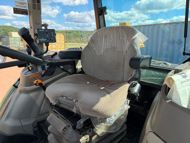 2017-john-deere-6120e-image-51