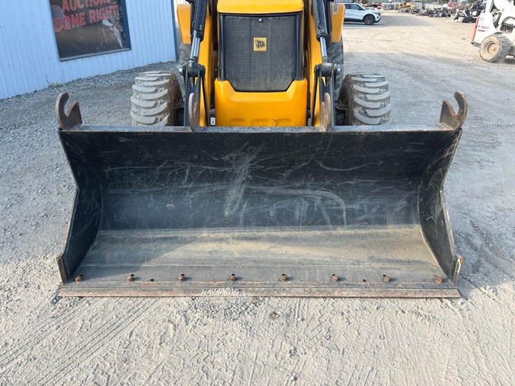 2022-jcb-3cx-image-10