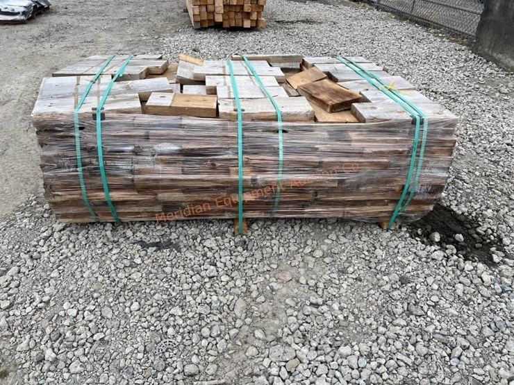 lot-assorted-cedar-kindling-blocks-image-4