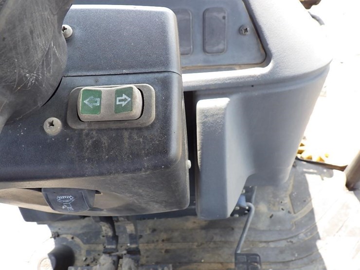 2006-deere-710g-image-33