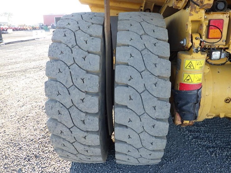 2011-caterpillar-770-image-60