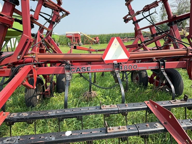 case-ih-4800-image-2
