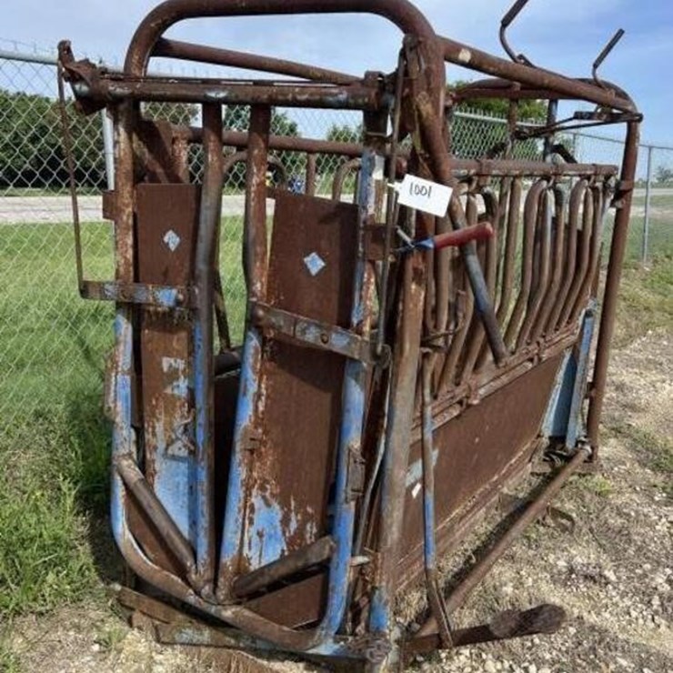 L1 - Priefert Squeeze Chute