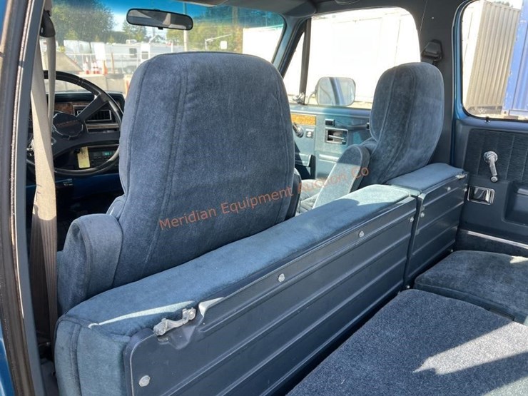 1991-chevrolet-suburban-image-22