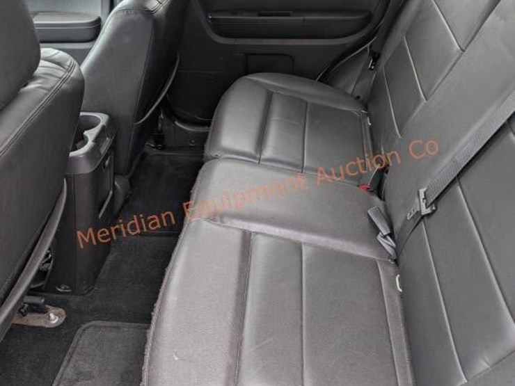 2010-ford-escape-image-24