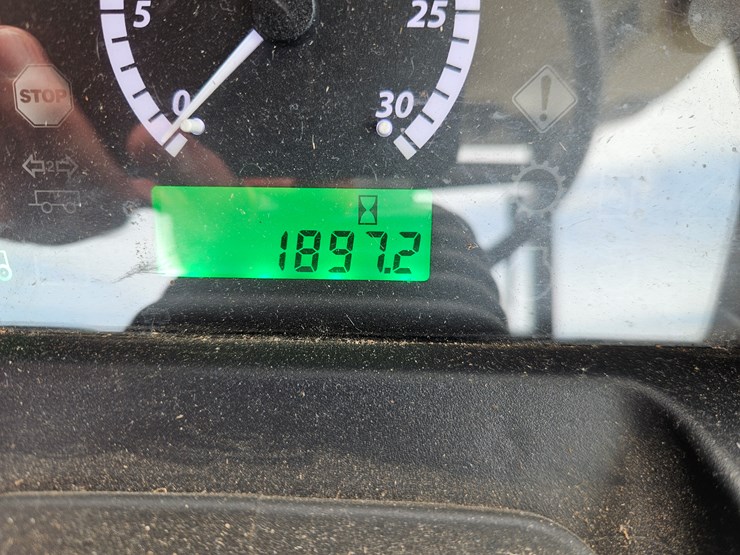 2019-john-deere-5065e-image-20