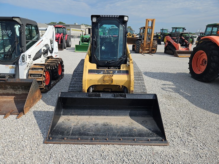 2004-caterpillar-277-image-2