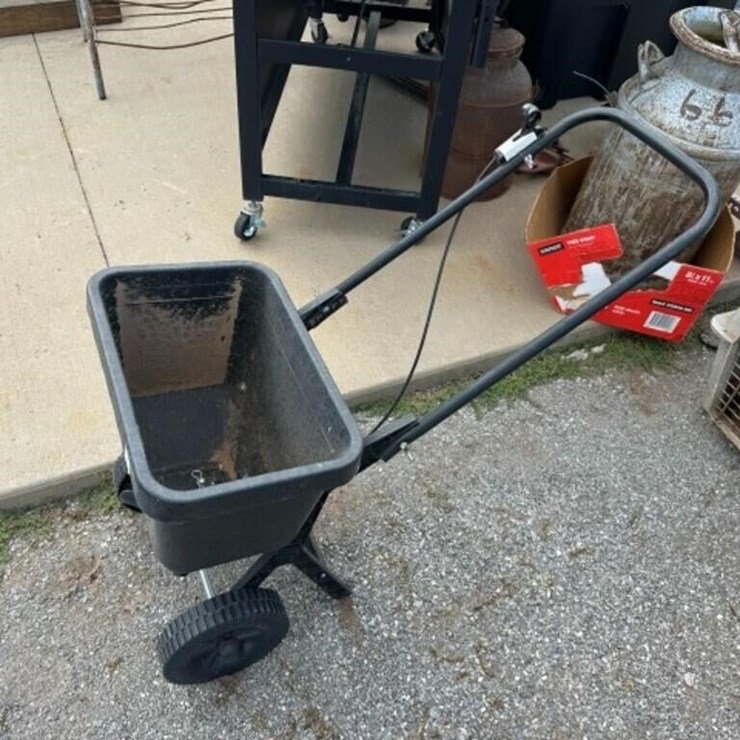 Small Lawn Spreader