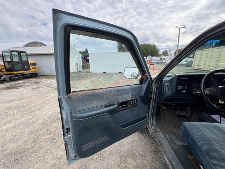 1990-chevrolet-k2500-image-24