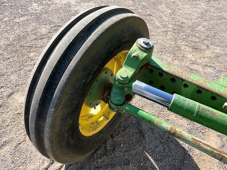 john-deere-3055-image-23