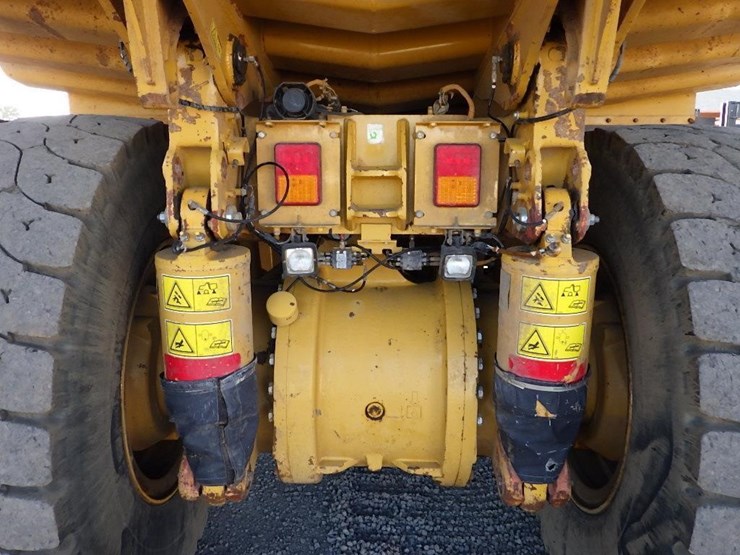 2011-caterpillar-770-image-61