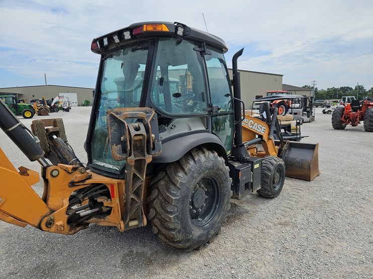 2019-case-580sn-image-7