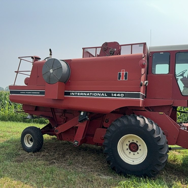 INTERNATIONAL 1440