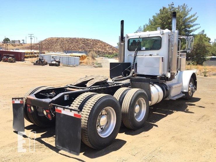 2013-peterbilt-388-image-3