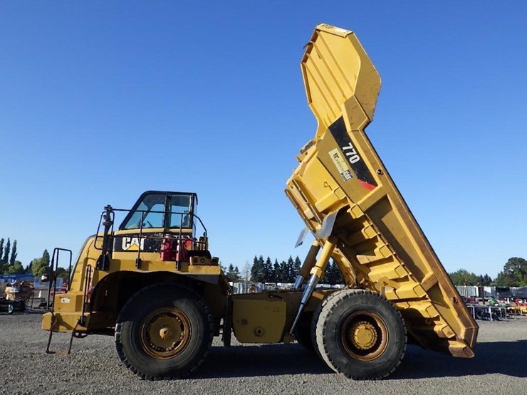2011-caterpillar-770-image-20