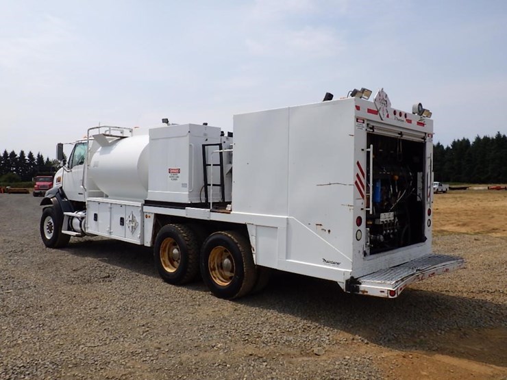 2005-sterling-lt8500-image-5