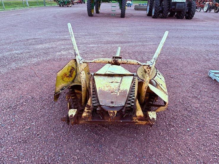 new-holland-822-image-4