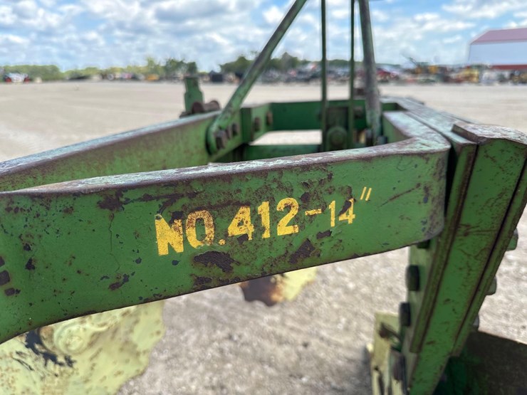 john-deere-412-image-6