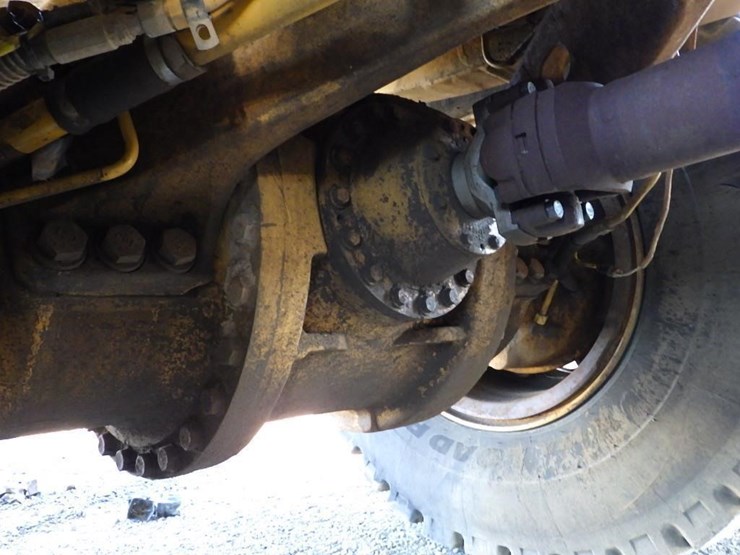 2011-caterpillar-770-image-66