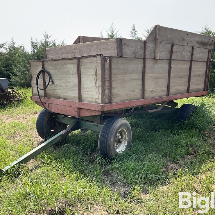 JOHN DEERE 1064