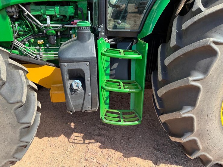 2017-john-deere-6120e-image-15