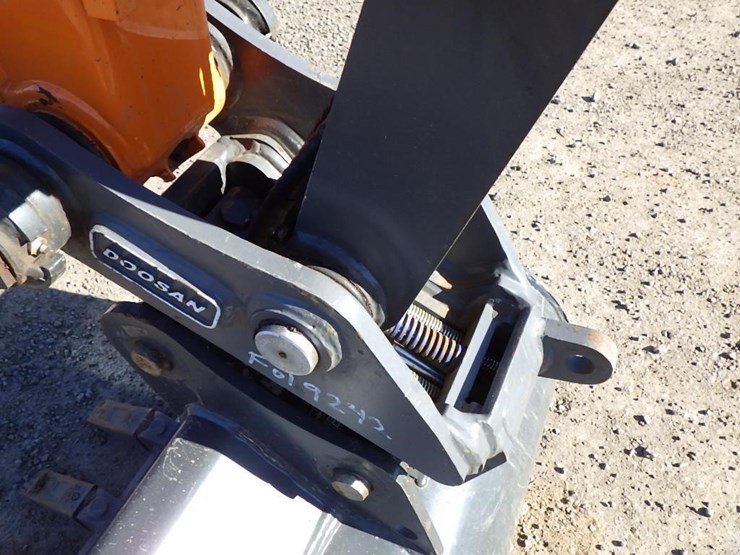 2024-doosan-dx35z-image-9