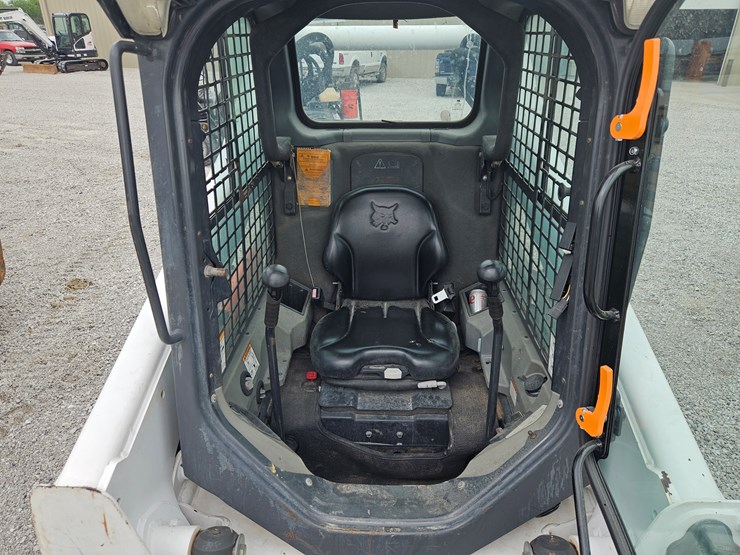 2014-bobcat-t770-image-7