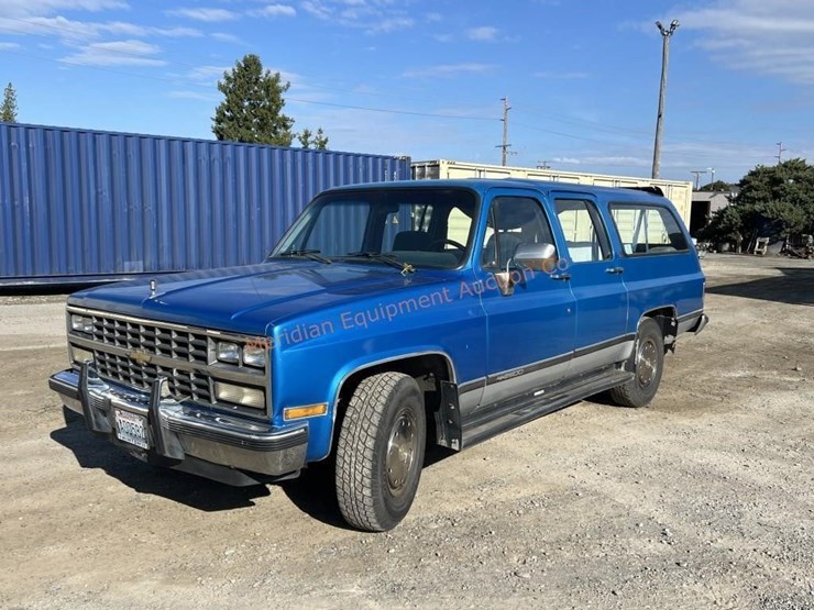 1991-chevrolet-suburban-image-1