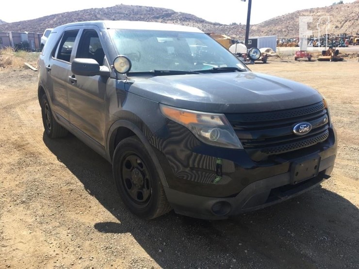 2015-ford-explorer-image-2