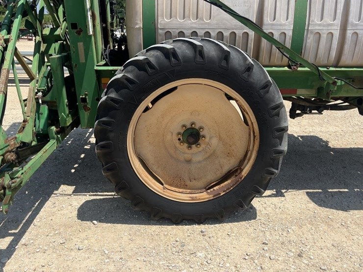 l2--1000-gallon-60'-great-plains-sprayer-image-20