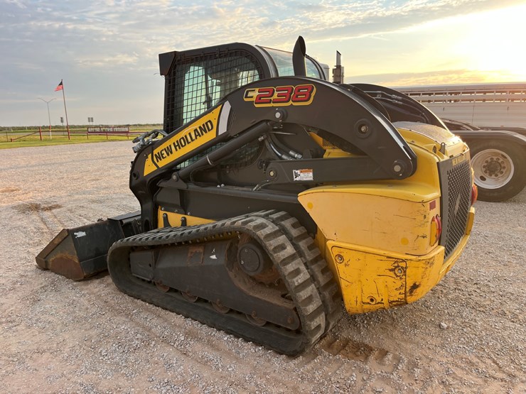 2015-new-holland-c238-image-10